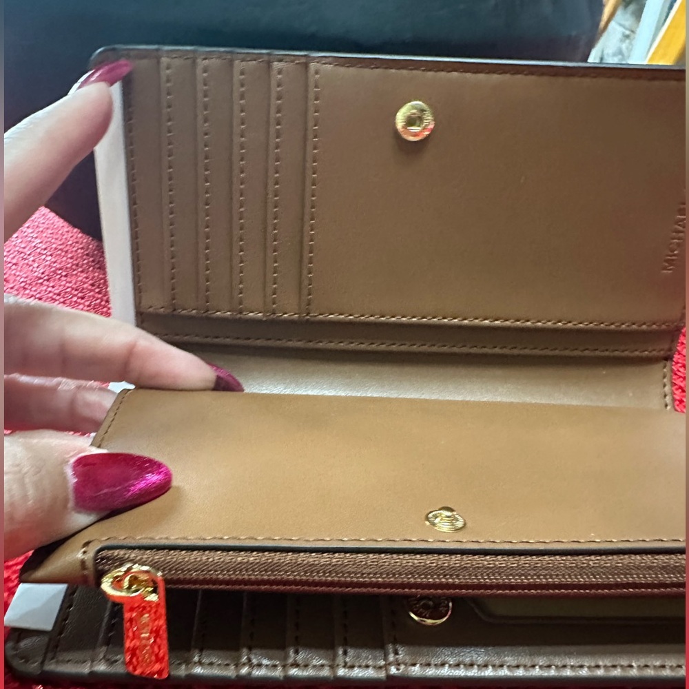 🤎🤎NWT Michael Kors Jet Set large Brown signature Wallet🤎🤎 - Picture 8 of 16